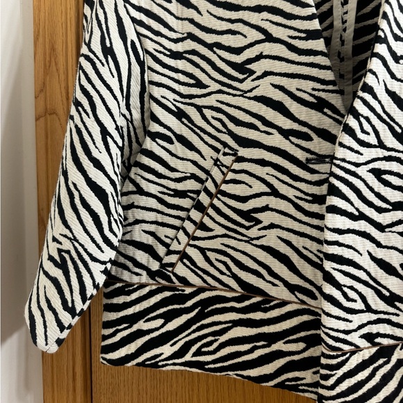 Zebra Print Zara Blazer - Picture 5 of 7